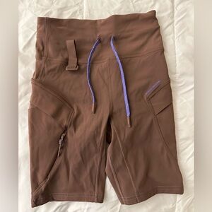 LIKE NEW Lululemon Cargo Super-High-Rise Hiking Short 8"